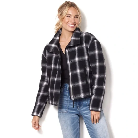 Evereve Lucy Cropped Full Zip Black, White, and Gray Plaid Jacket - Picture 1 of 11